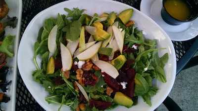 Beefeaters British Grille & Ale House