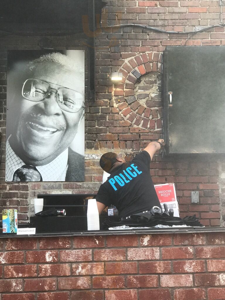 Johnny T's Bistro & Bar