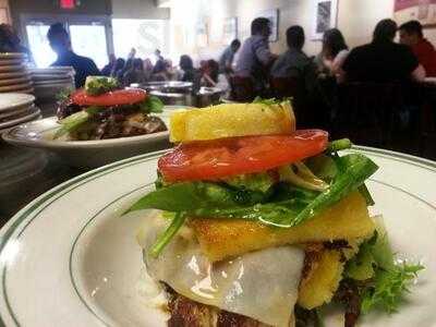 Gusto Fino Italian Deli Cafe