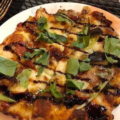 Pi Squared Pizza Tavern