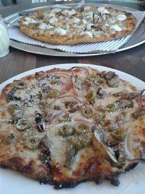 Pi Squared Pizza Tavern