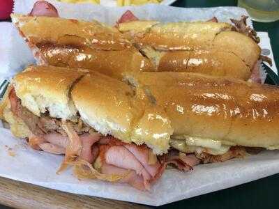 Sarussi Cafe And Restaurant