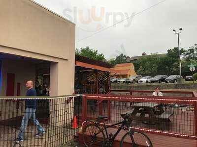 Mojo's Pints And Pies