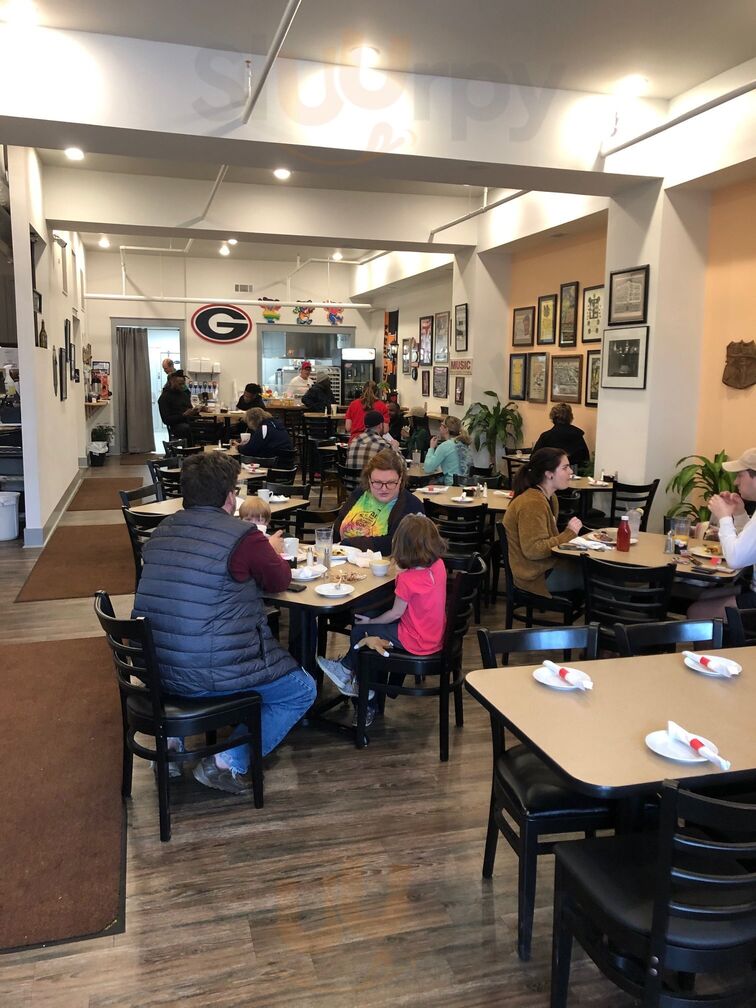 Famous Mike's Of Macon