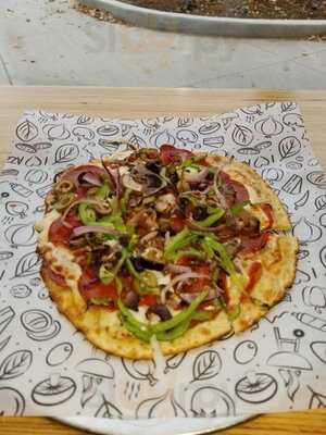 Azzip Pizza Bloomington