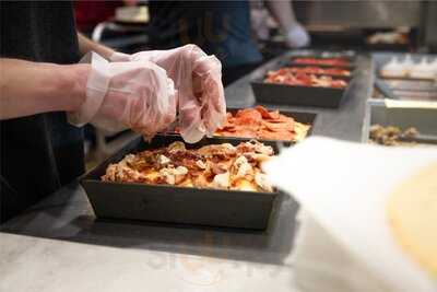 Azzip Pizza Bloomington