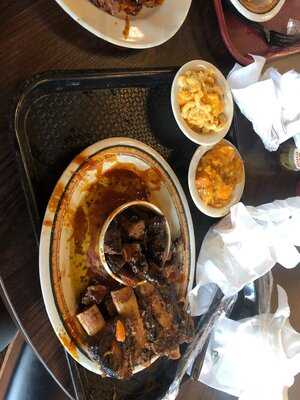 This Is It! Southern Kitchen & Bar-b-q