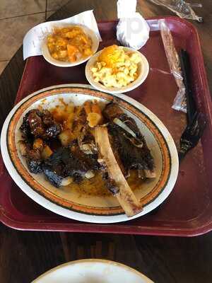 This Is It! Southern Kitchen & Bar-b-q