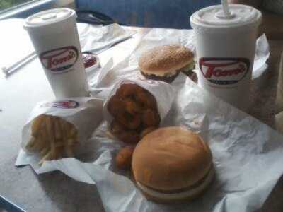 Tom Drive-in