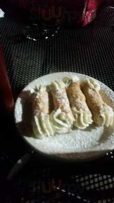 Tony's Huntington Inn