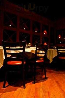 Tony's Huntington Inn