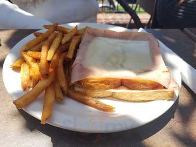 Saint Tropez Bistro And Beyond