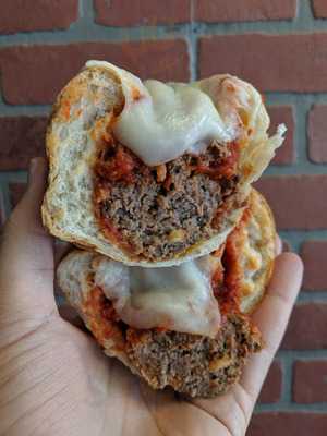 Mama T Parenti's Delicatessen