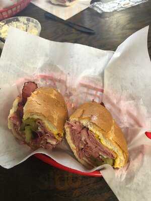 Mama T Parenti's Delicatessen