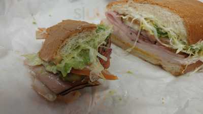 Rossi's Cafe And Deli