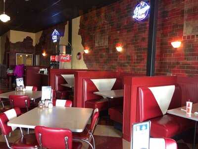 Sam & Louie's Italian Restaurant & New York Pizzeria