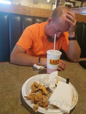 Lee's Famous Recipe Chicken