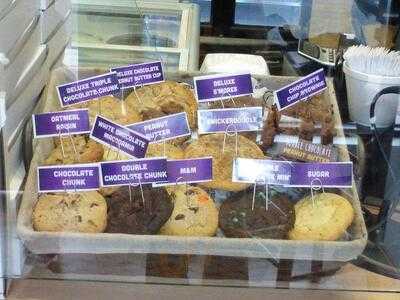 Insomnia Cookies