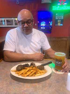 Luigi's Pizza Bar And Grille