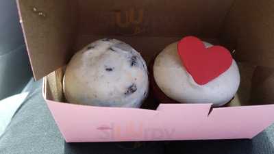 Buttercream Cupcakes & Coffee