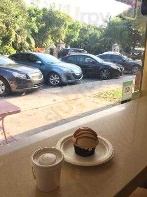 Buttercream Cupcakes & Coffee