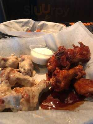 Rookie's Sports Bar & Grill