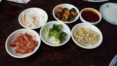 Sami's Bar And Grill