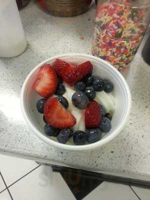 Twisty's Yogurt And Smoothies