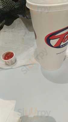 Tom's Drive-in