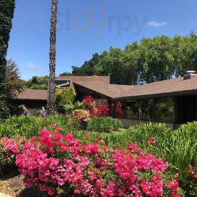 Legends & Heroes Sports Bar & Grill