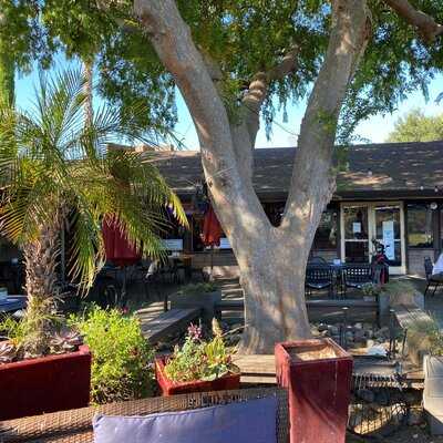 Legends & Heroes Sports Bar & Grill