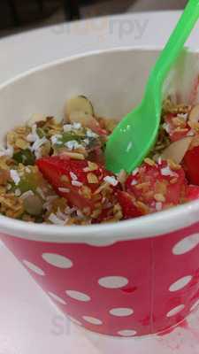Yoberry Frozen Yogurt