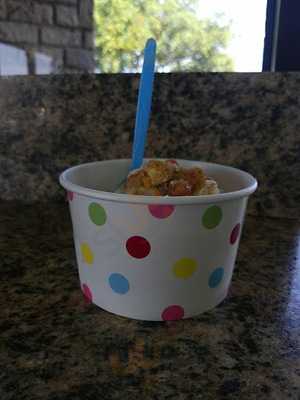 Yoberry Frozen Yogurt