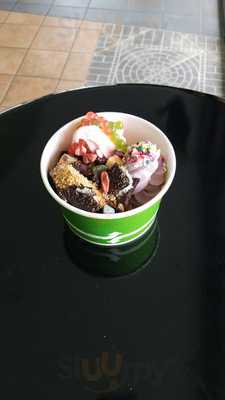 Yoberry Frozen Yogurt