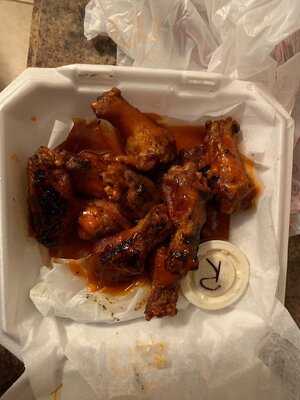 South Turn Lounge & Restaurant