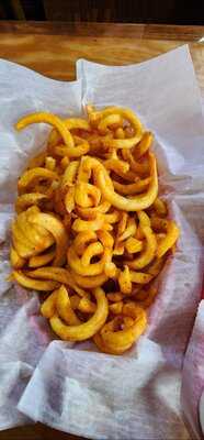 South Turn Lounge & Restaurant