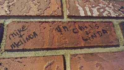 South Turn Lounge & Restaurant