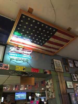 Veterans Pub And Pizza