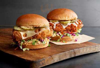 Buffalo Wild Wings Grill And Bar