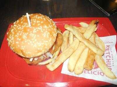 Red Robin Burger & Spirits