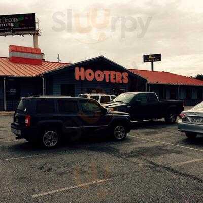 Hooters