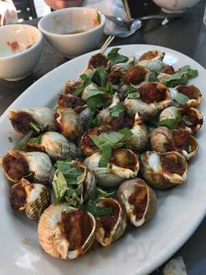 Quoc Huong Restaurant