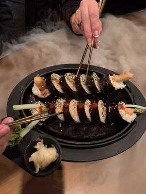 I Am Sushi And Grill