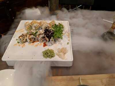 I Am Sushi And Grill