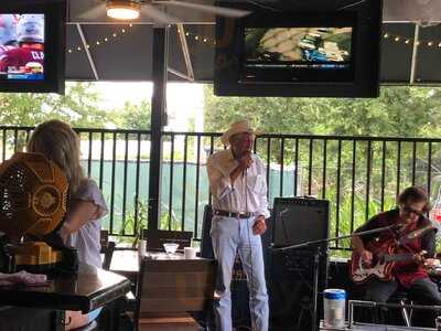 Arturo's American Grill