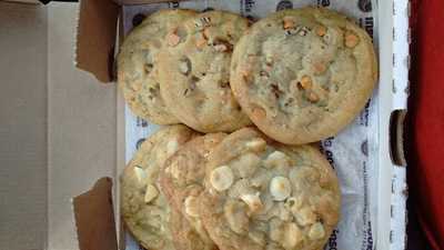 Insomnia Cookies