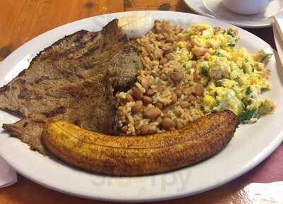 Mi'casita Restaurant & Bakery