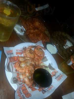 Hooters