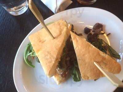 Merchants Pub & Plate