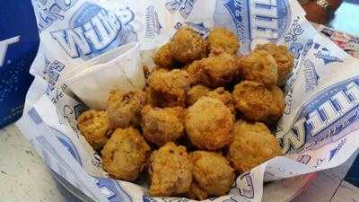 Willie's Grill & Icehouse